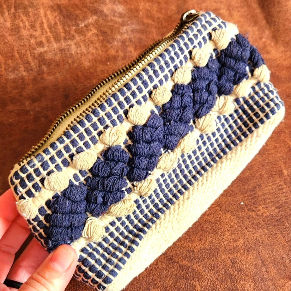 Universal Thread Navy and Cream Woven Clutch